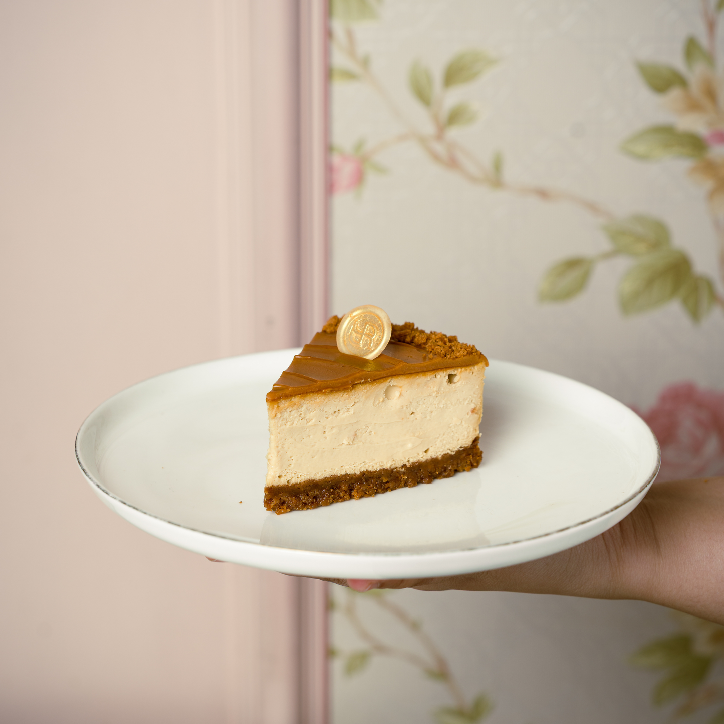 Biscoff cheesecake slice