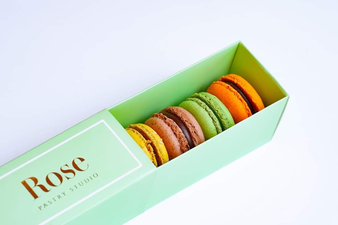 Assorted macaron 4